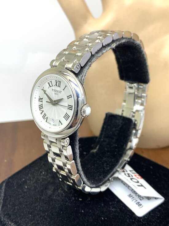 Tissot Women\'s Watch Swiss Quartz Roman Silver 26mm T1260101101300 Bellissima